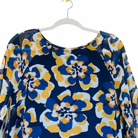 CAbi Lydia Small Floral Blouse - Picture 2 of 12
